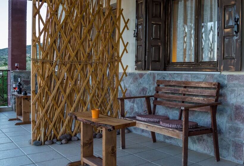 בית מלון כפרי Cavo Petra