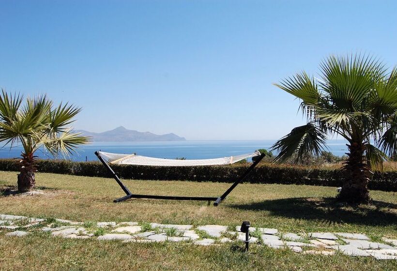 בית מלון כפרי Cavo Petra