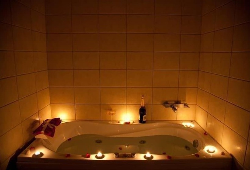 בית מלון כפרי Cavo Petra