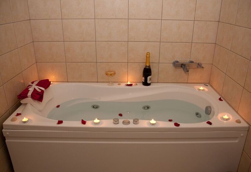 בית מלון כפרי Cavo Petra