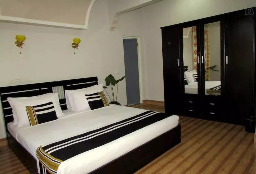 هتل Dhon Fulhafi Inn