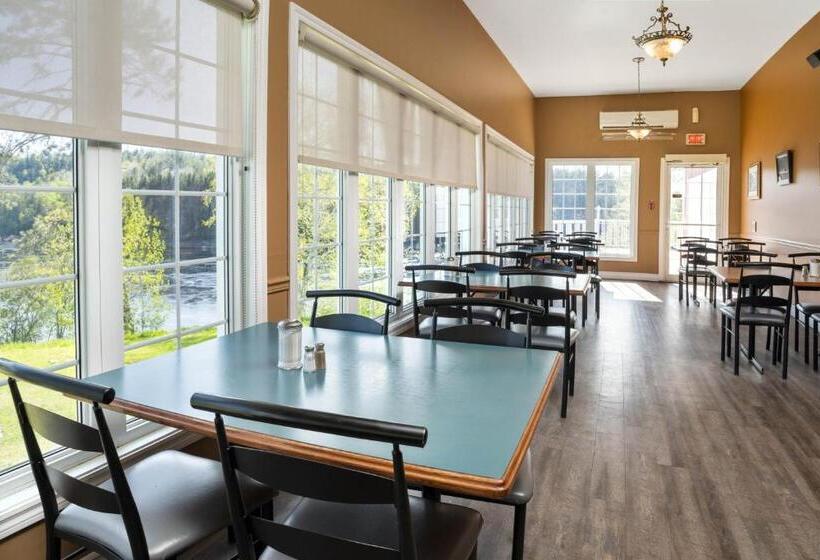 ホテル Hôtel Marineau Mattawin