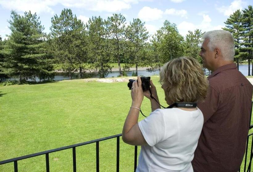 ホテル Hôtel Marineau Mattawin