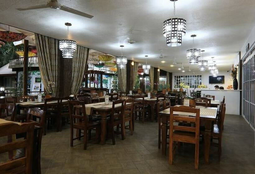 فندق Luljettas Place Garden Suites