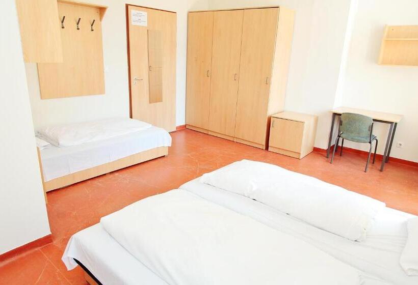 בית מלון כפרי Pop Up Hostels Downtown