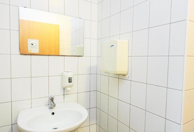 בית מלון כפרי Pop Up Hostels Downtown