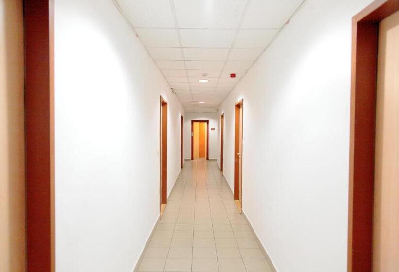 בית מלון כפרי Pop Up Hostels Downtown