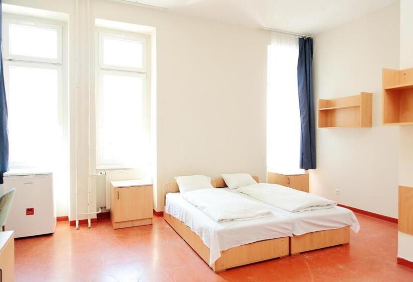 בית מלון כפרי Pop Up Hostels Downtown