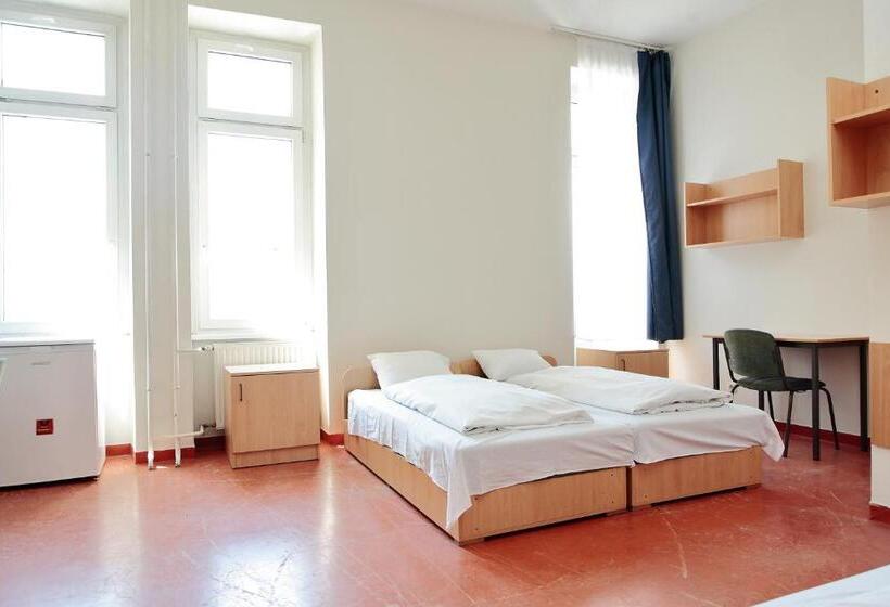 בית מלון כפרי Pop Up Hostels Downtown