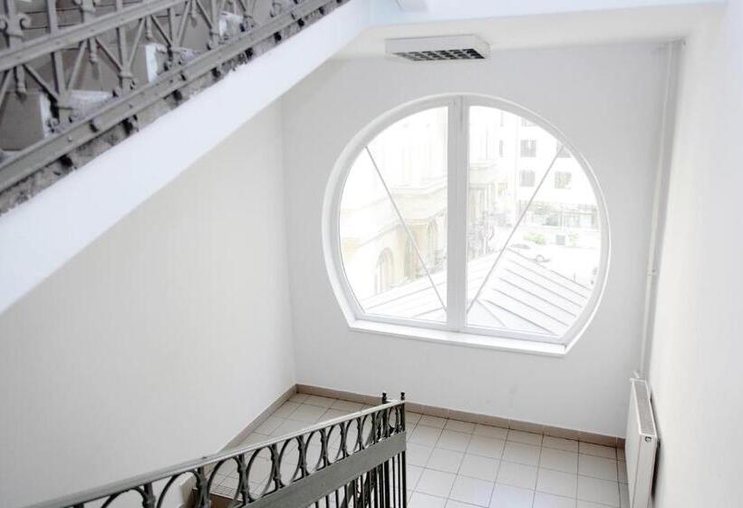 בית מלון כפרי Pop Up Hostels Downtown