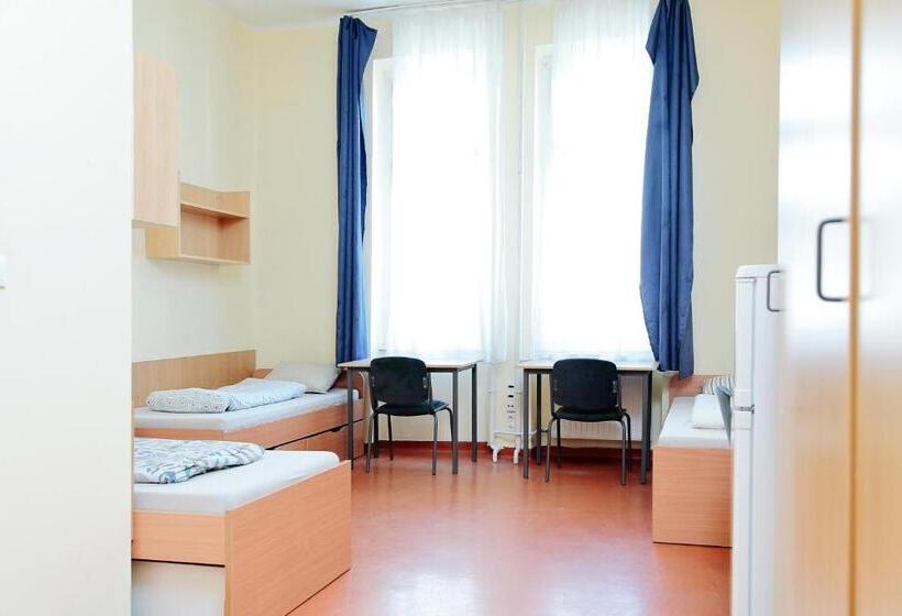 בית מלון כפרי Pop Up Hostels Downtown