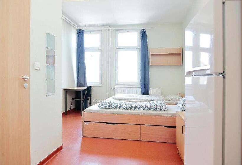 בית מלון כפרי Pop Up Hostels Downtown