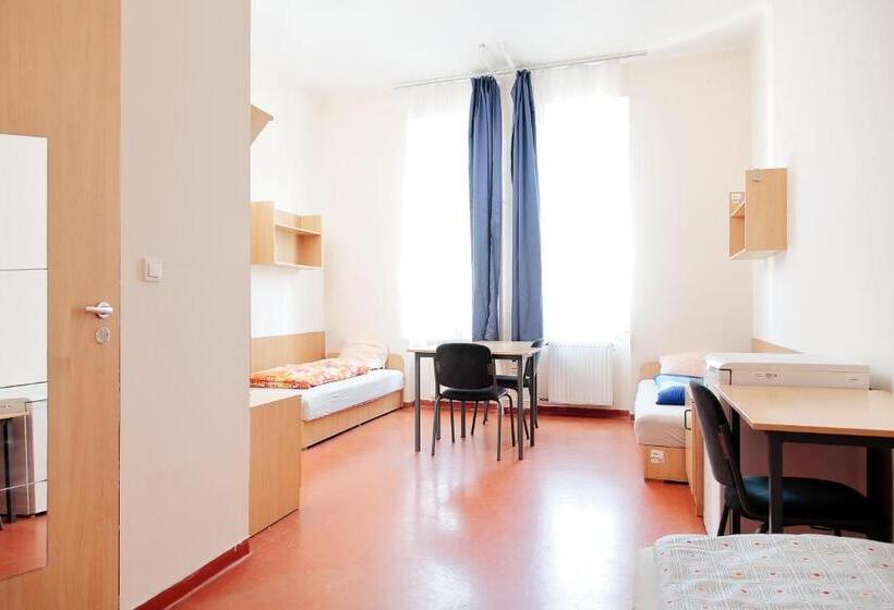 בית מלון כפרי Pop Up Hostels Downtown