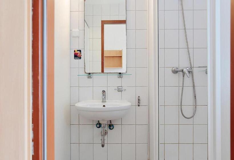 בית מלון כפרי Pop Up Hostels Downtown