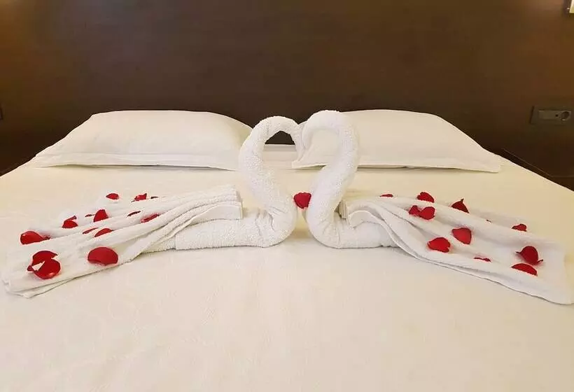 Sonia Hotel & Suites