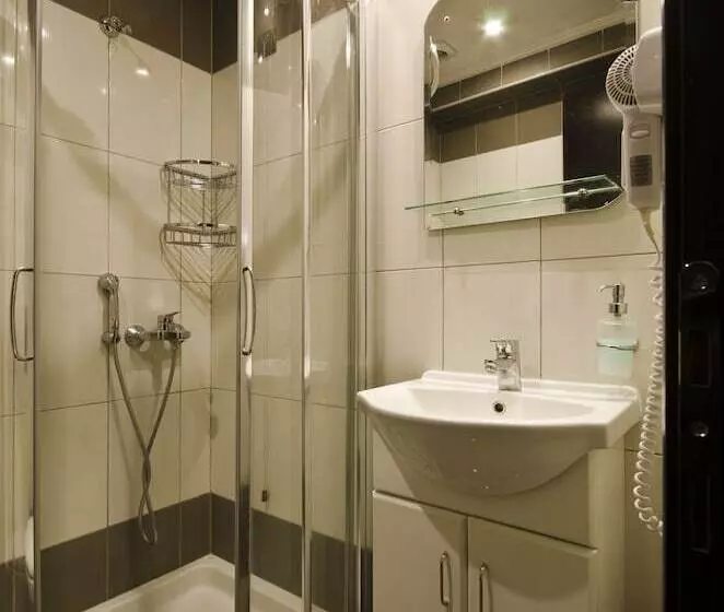 Sonia Hotel & Suites