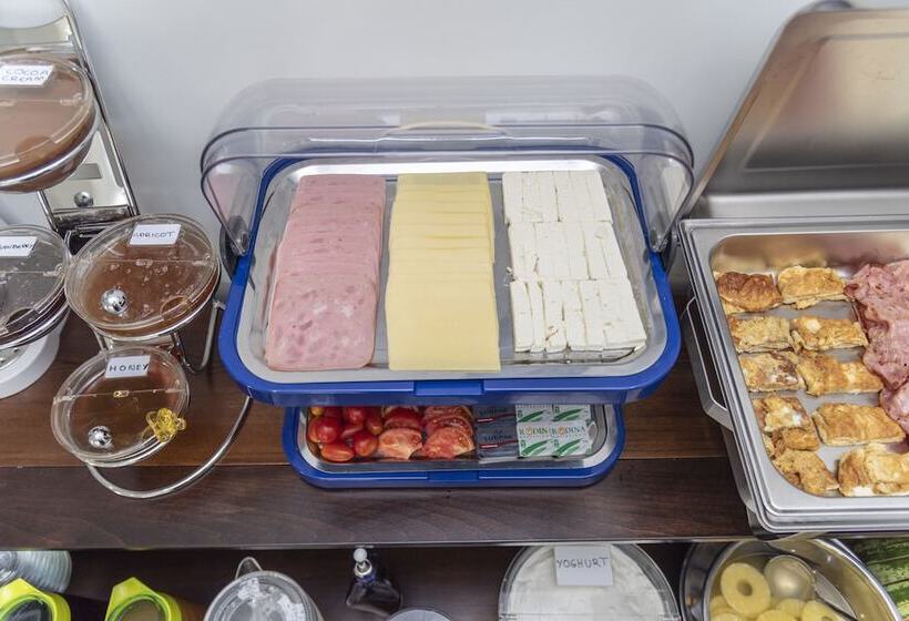 Sonia Hotel & Suites