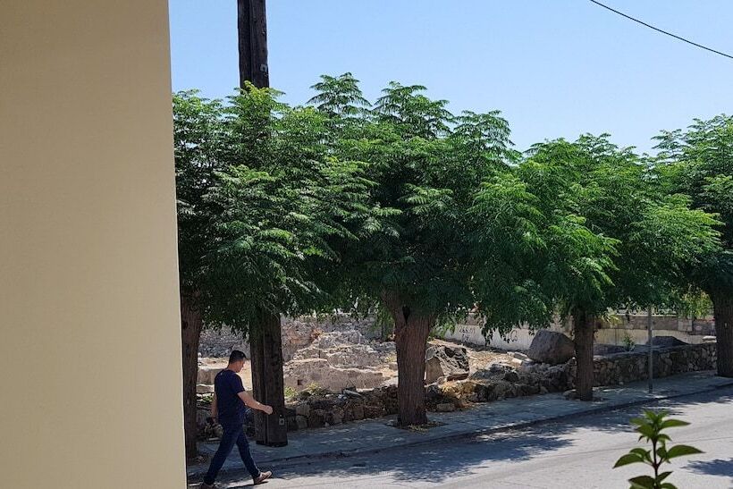 Sonia Hotel & Suites