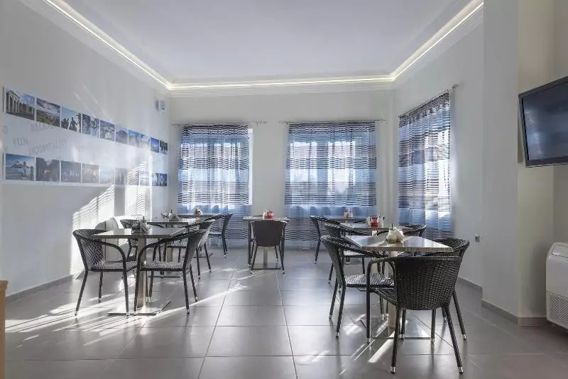Sonia Hotel & Suites