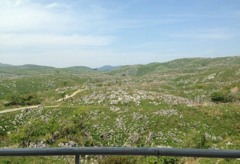 בית מלון כפרי Trip Base Coconeel