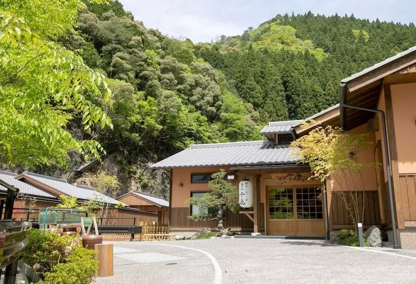 Hotelli Yunotani Senkei