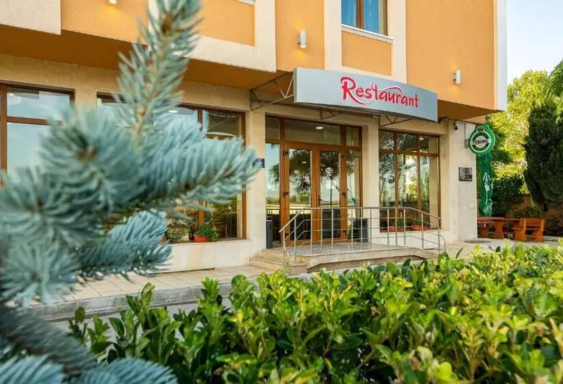 בית מלון כפרי Adamo