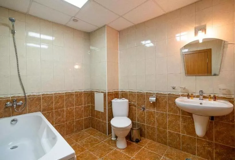 בית מלון כפרי Adamo