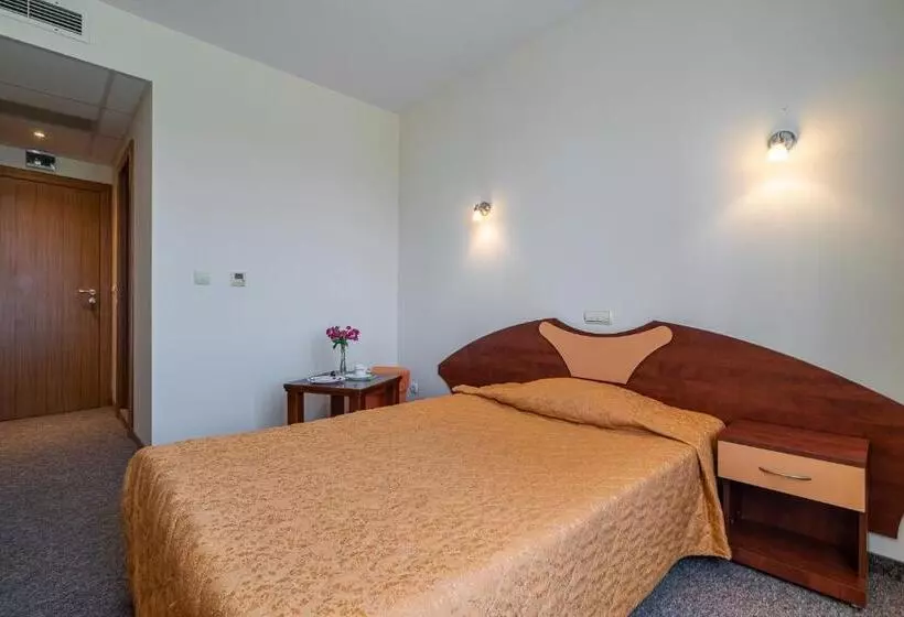 בית מלון כפרי Adamo