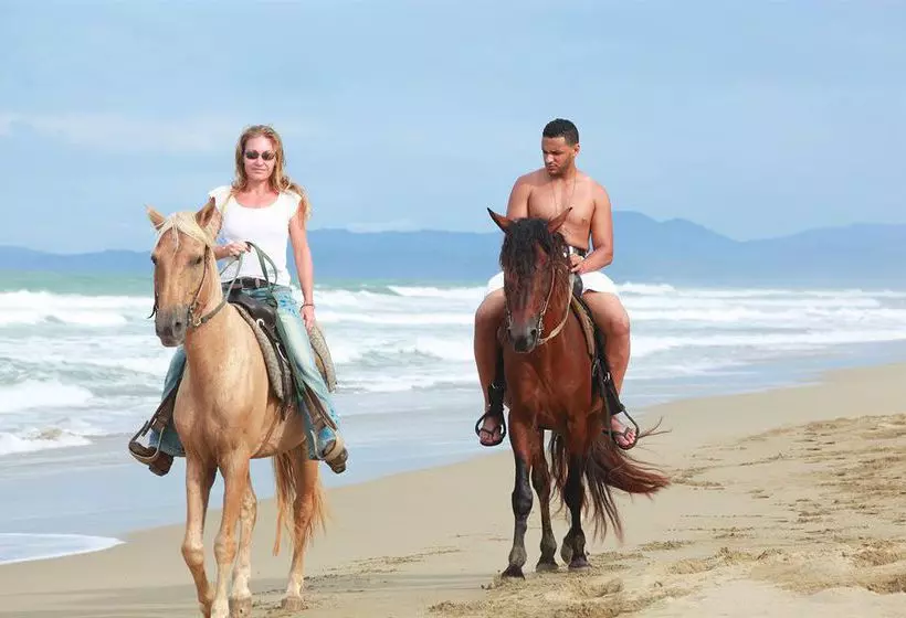 Cabarete Beach House Hotel by Faranda