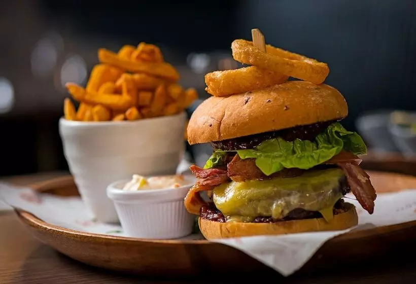 בית מלון כפרי George Limerick