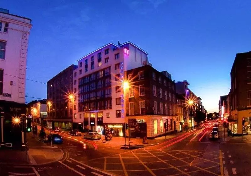 בית מלון כפרי George Limerick