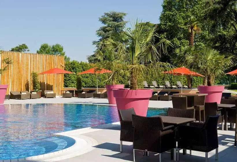 호텔 Hilton Evianlesbains