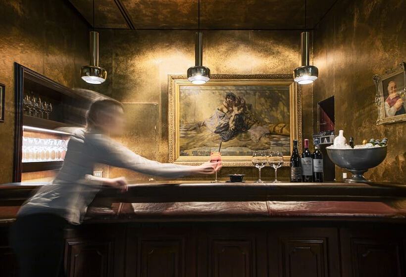 هتل Holt   The Art