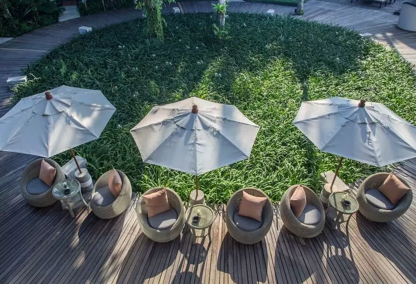 בית מלון כפרי The Dewa Koh Chang