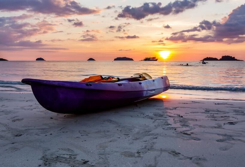 בית מלון כפרי The Dewa Koh Chang