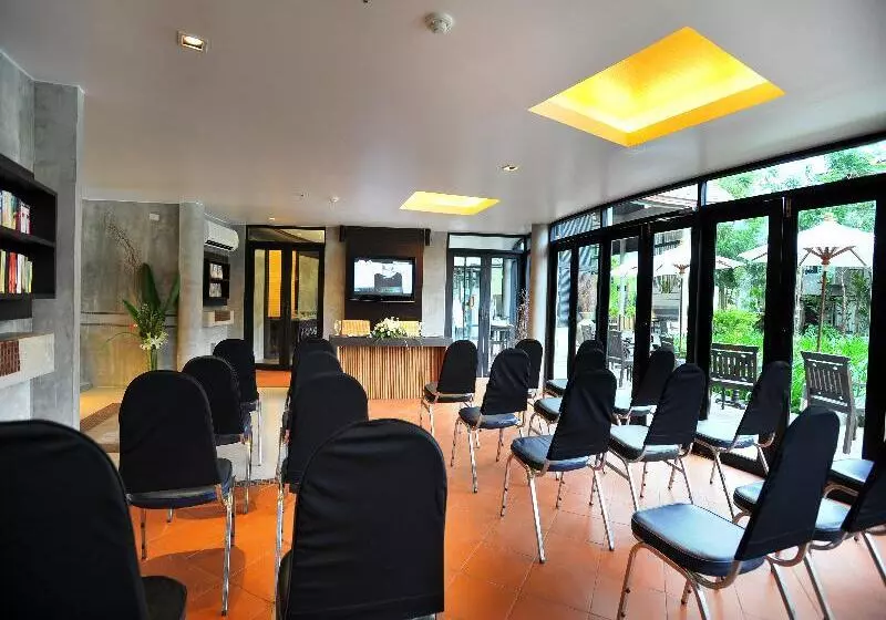 בית מלון כפרי The Dewa Koh Chang