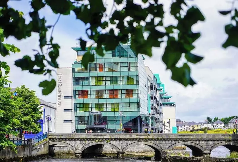 Отель The Glasshouse