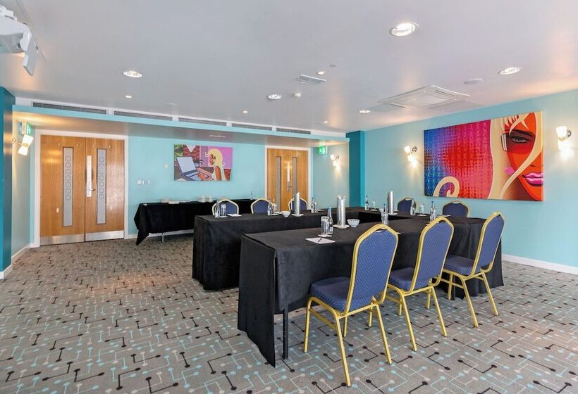 فندق The Glasshouse