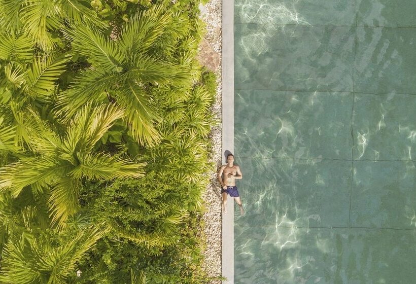 ホテル The Pavilions Phuket