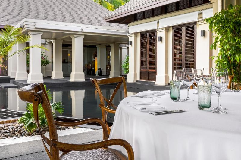 ホテル The Pavilions Phuket