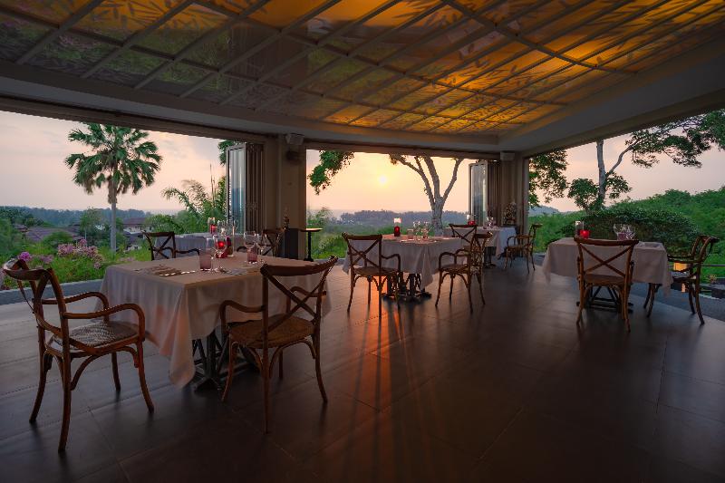 ホテル The Pavilions Phuket