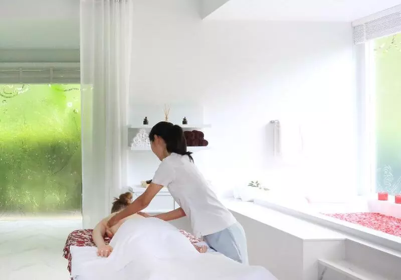 호텔 The Pavilions Phuket