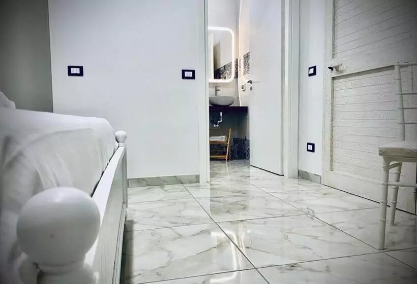 ベッドアンドブレックファースト Paolanna Luxury Rooms