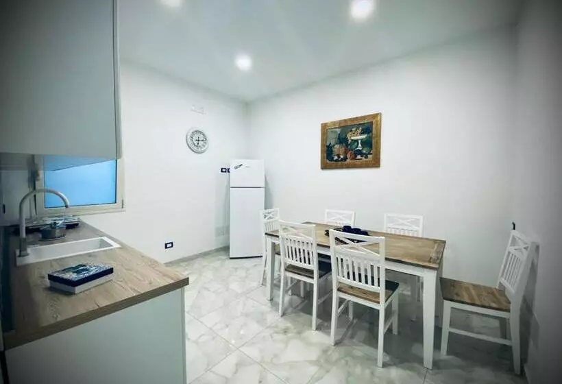 ベッドアンドブレックファースト Paolanna Luxury Rooms