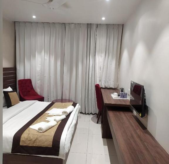 בית מלון כפרי Rajlaxmi Free Airport Pickup And Drop