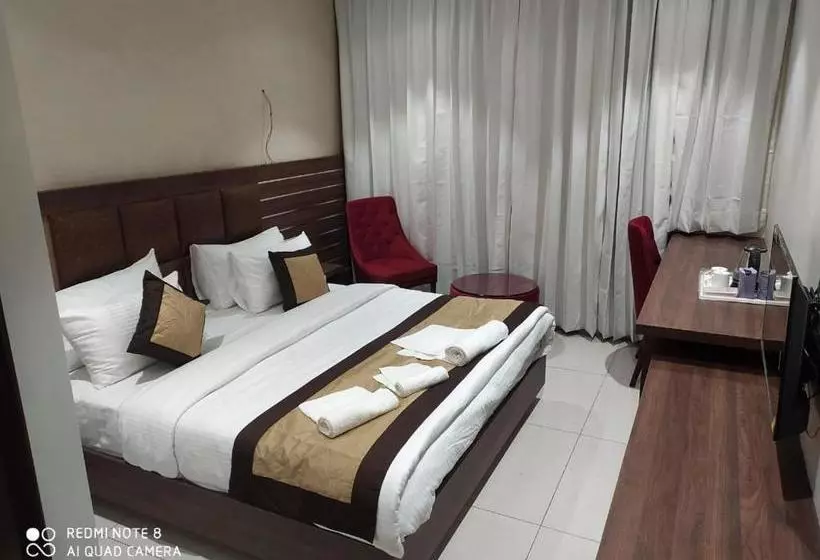 ホテル Rajlaxmi   Free Airport Pickup And Drop