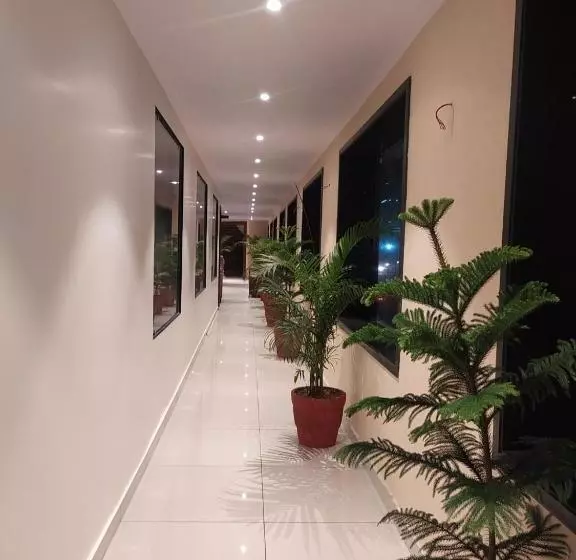 ホテル Rajlaxmi   Free Airport Pickup And Drop