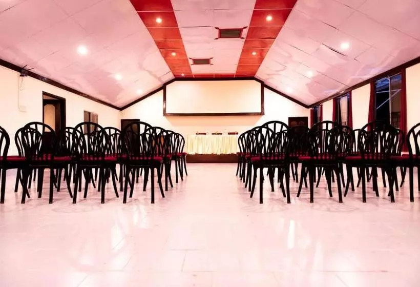 ホテル Rajlaxmi   Free Airport Pickup And Drop