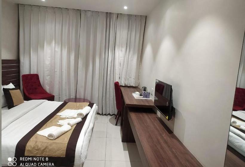 בית מלון כפרי Rajlaxmi Free Airport Pickup And Drop