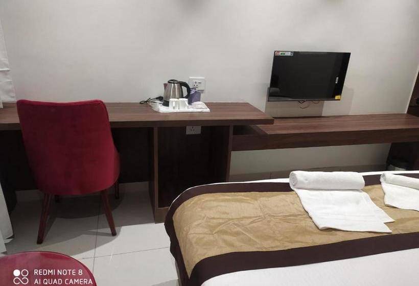 בית מלון כפרי Rajlaxmi Free Airport Pickup And Drop